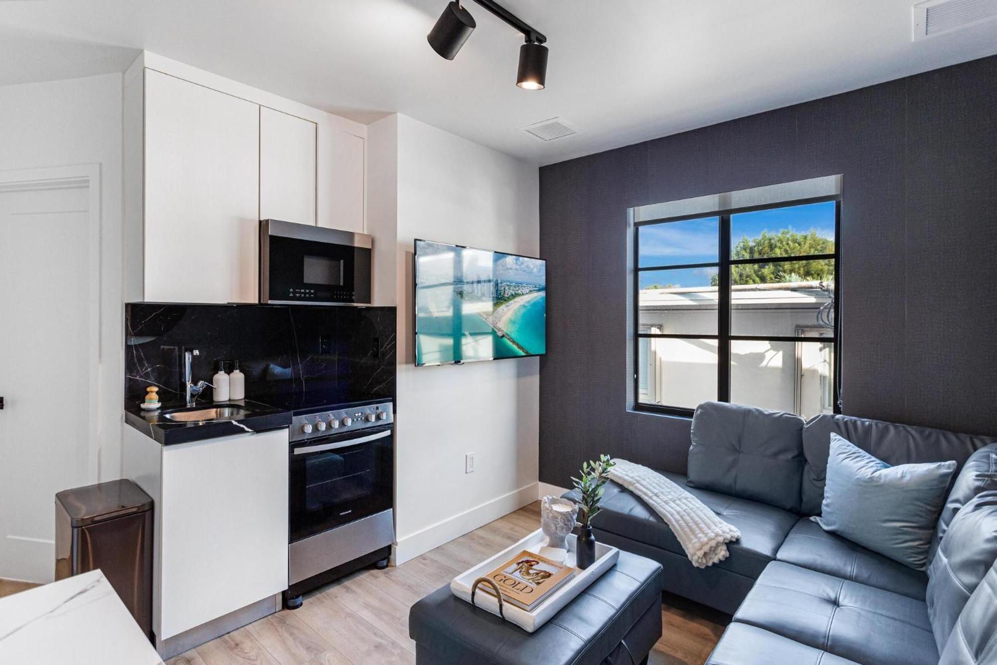Lux Retreat By Renzzi Apartment Маями Екстериор снимка