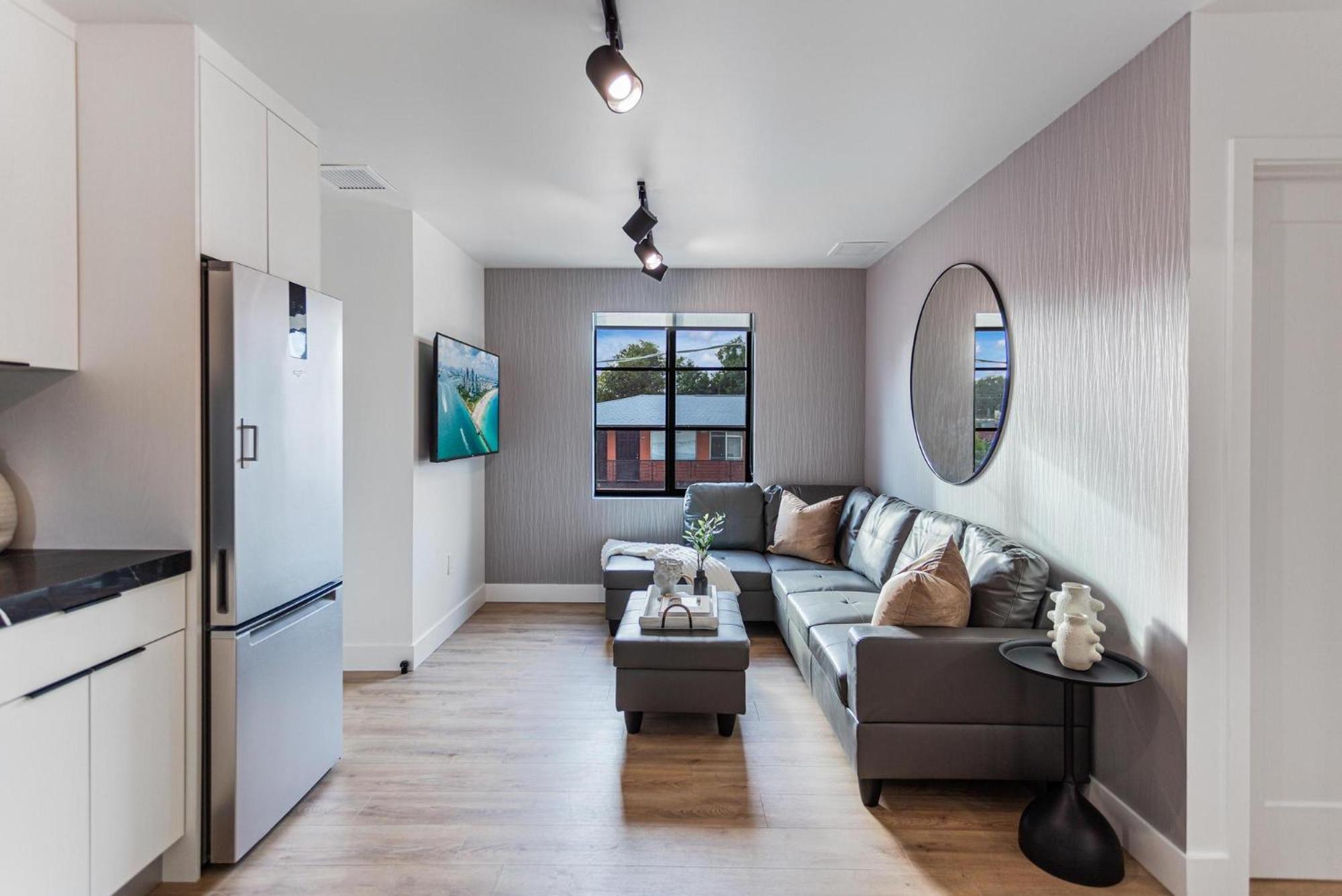 Lux Retreat By Renzzi Apartment Маями Екстериор снимка