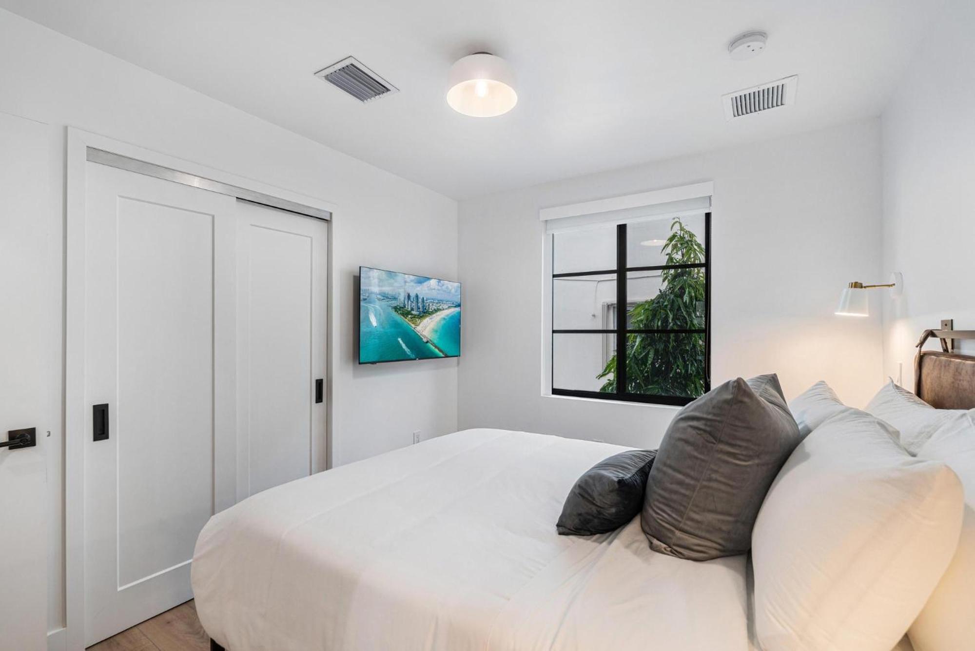 Lux Retreat By Renzzi Apartment Маями Екстериор снимка