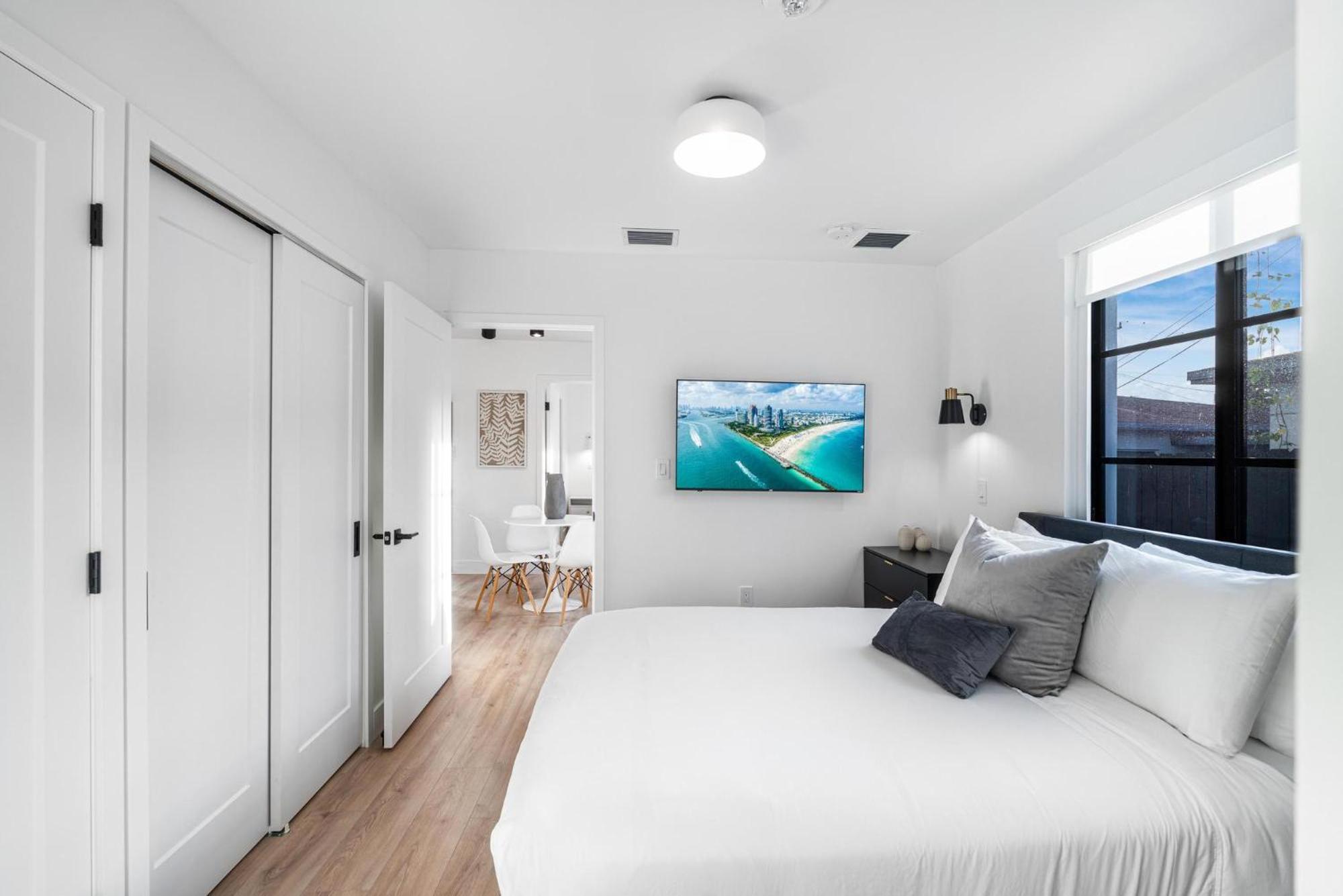 Lux Retreat By Renzzi Apartment Маями Екстериор снимка