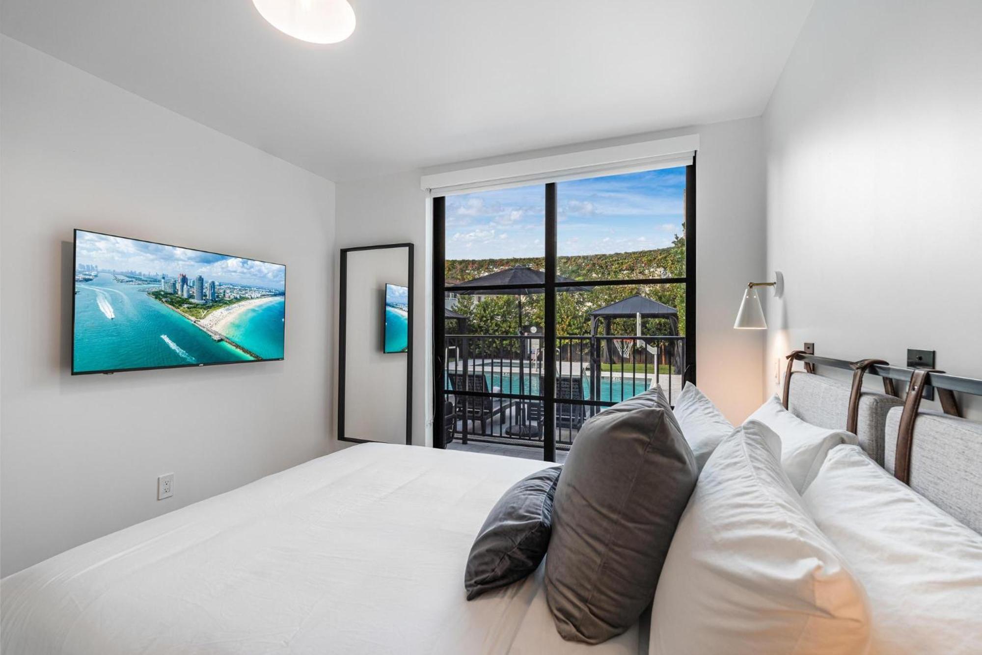 Lux Retreat By Renzzi Apartment Маями Екстериор снимка