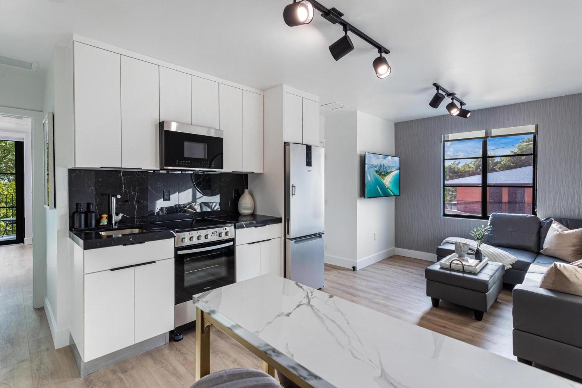 Lux Retreat By Renzzi Apartment Маями Екстериор снимка